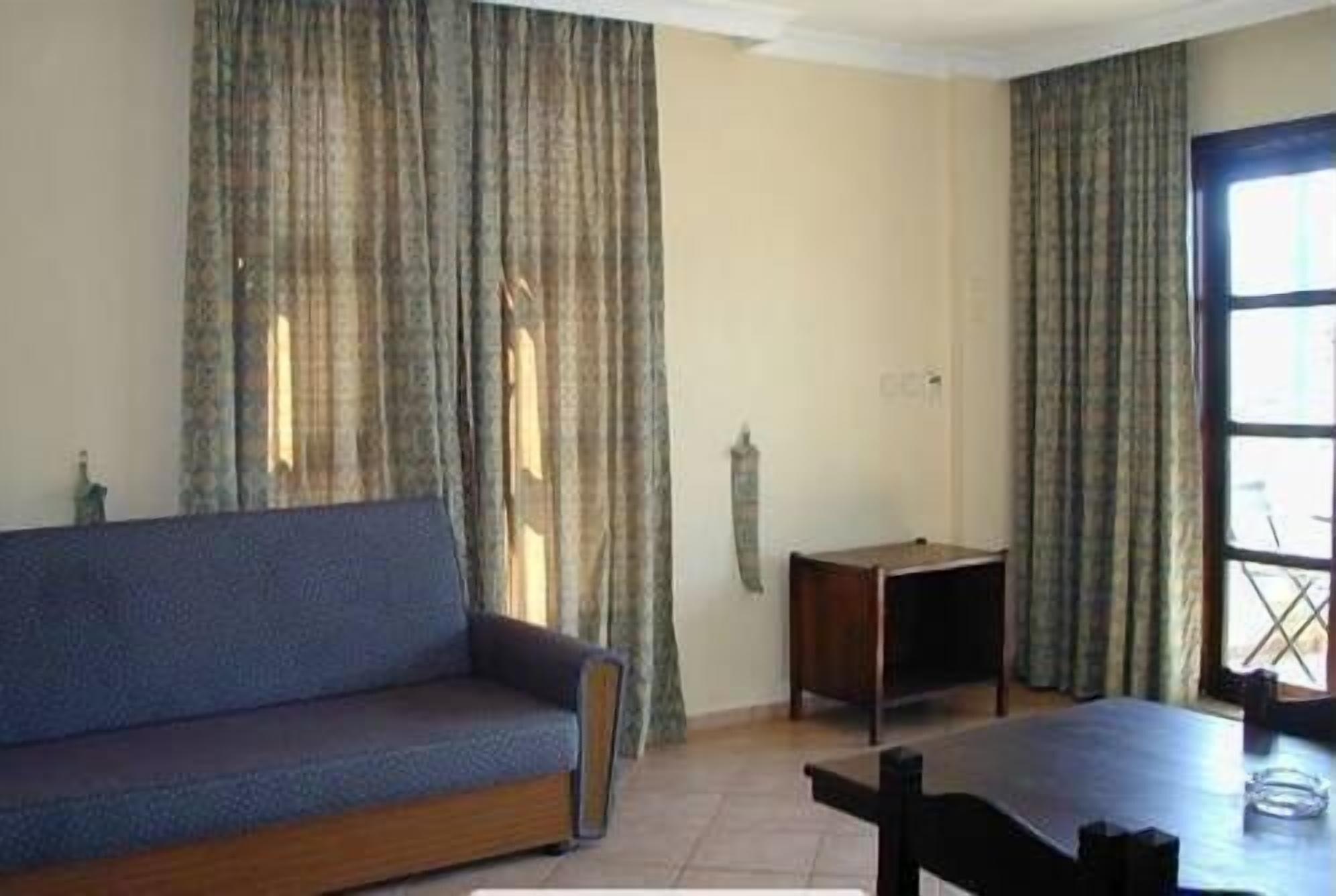 Club Turquoise Apart Мармарис Екстериор снимка
