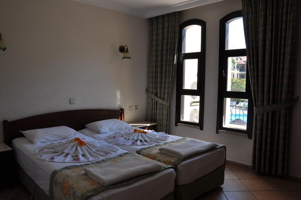 Club Turquoise Apart Мармарис Екстериор снимка