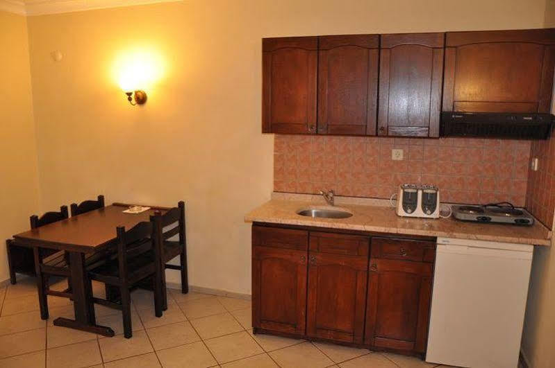 Club Turquoise Apart Мармарис Екстериор снимка